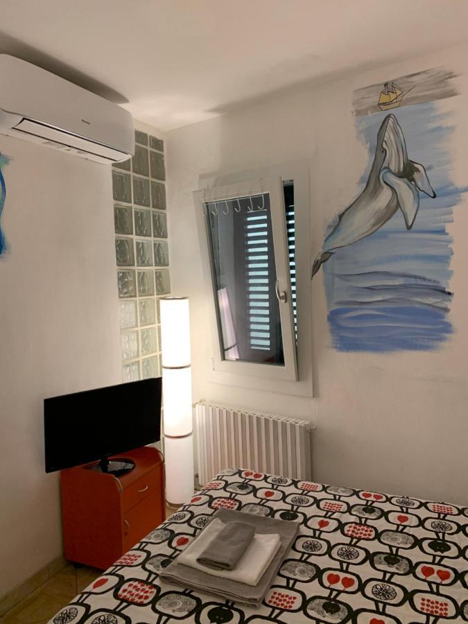 Bed and Breakfast Backpackers House Bolonia Exterior foto