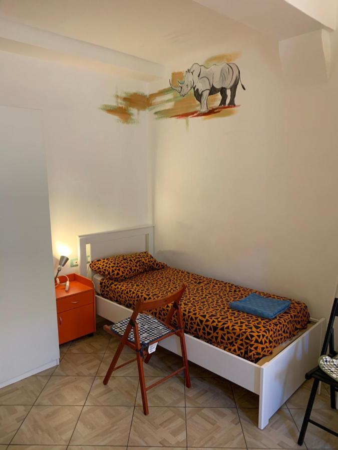 Bed and Breakfast Backpackers House Bolonia Exterior foto