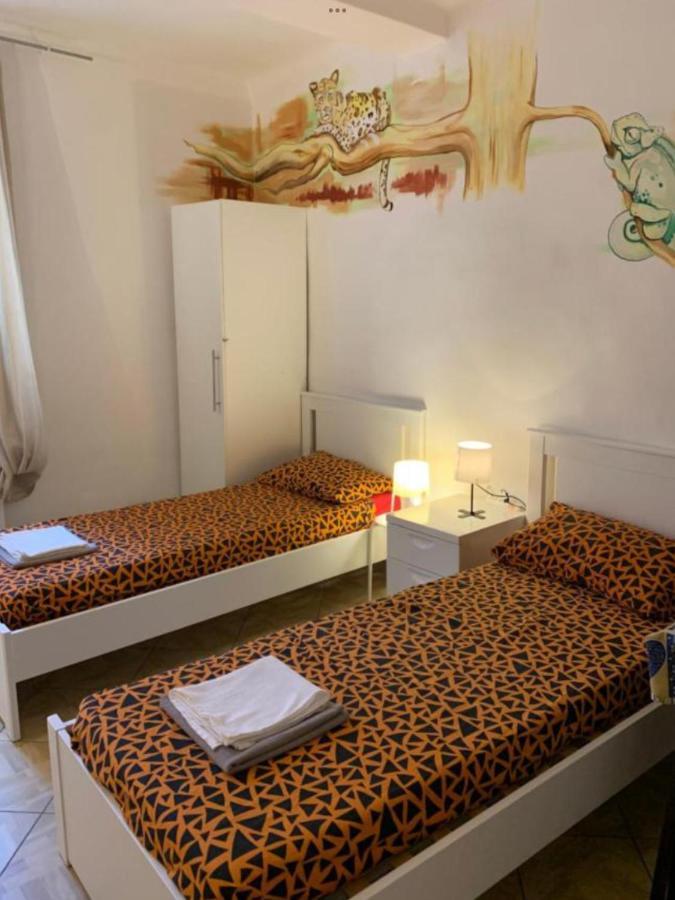 Bed and Breakfast Backpackers House Bolonia Exterior foto