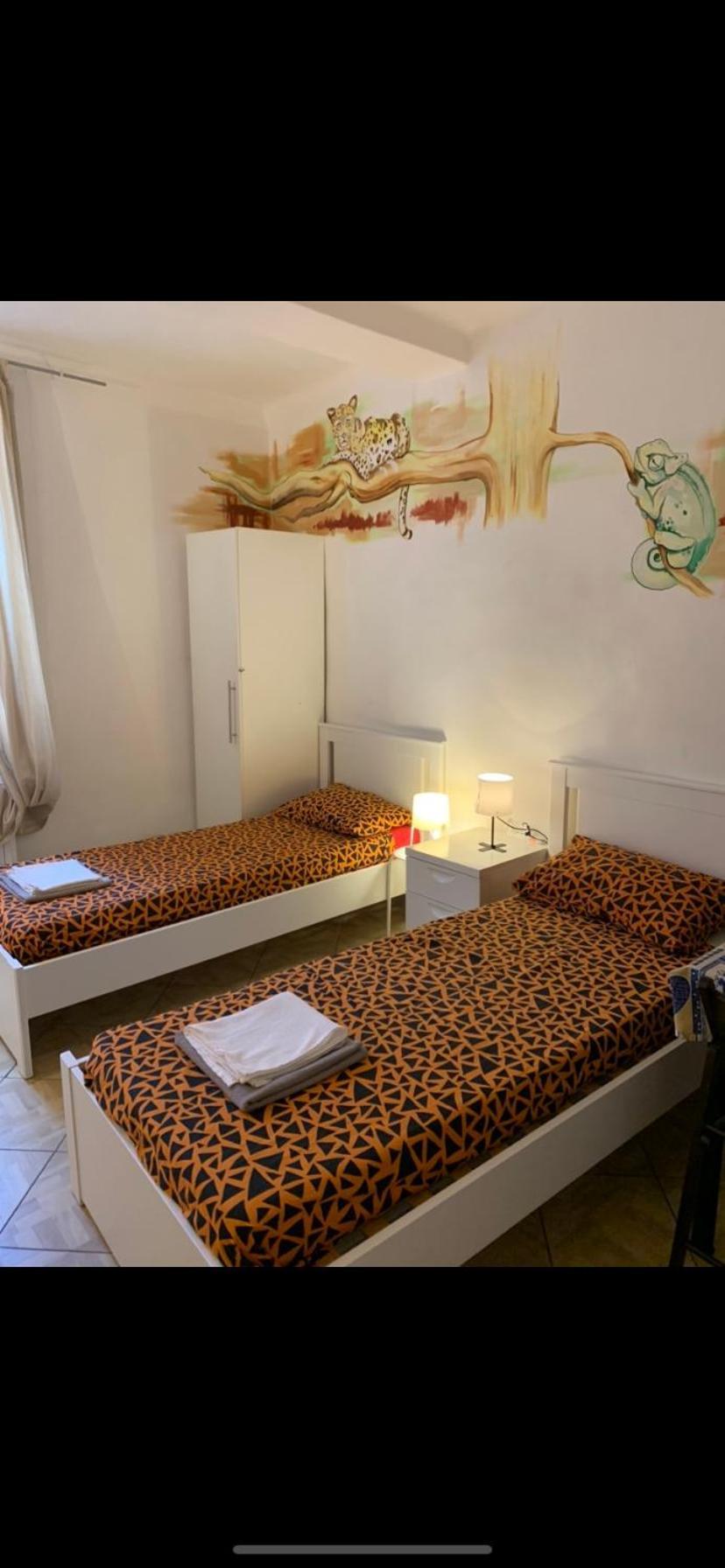 Bed and Breakfast Backpackers House Bolonia Exterior foto